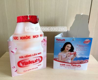 Hanging quảng cáo sản phẩm Sữa uống lên men Yakult