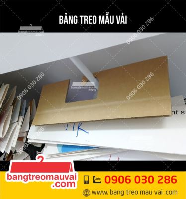 Bảng treo mẫu vải chất liệu bìa cứng